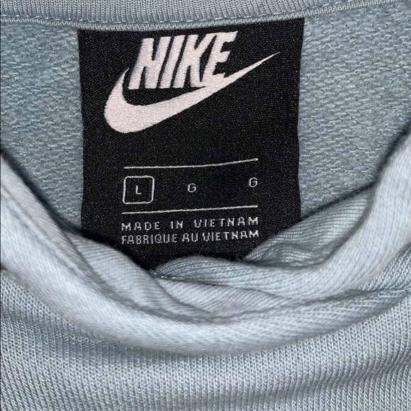 Cropped Nike Hoodie - Picture 3 of 4